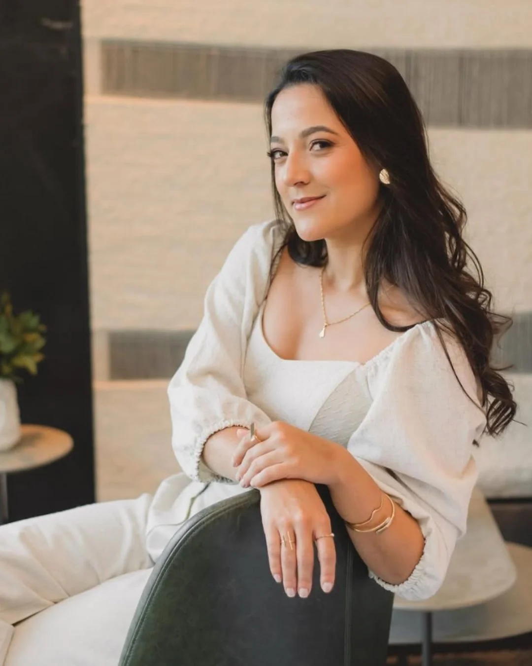 Natália Lacerda, arquiteta e urbanista, no escritório